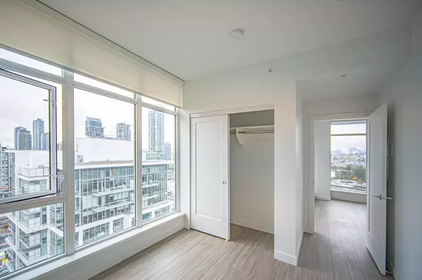 Burnaby, BC V5C 0M1,2311 Beta AVE #2707