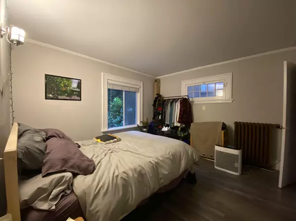 Vancouver, BC V6R 3C4,3716 W 16th AVE
