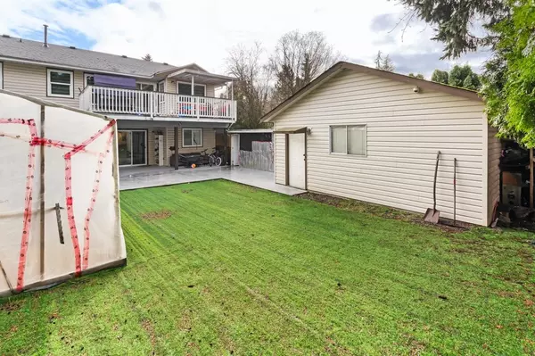 Surrey, BC V3R 9X5,10785 155a ST