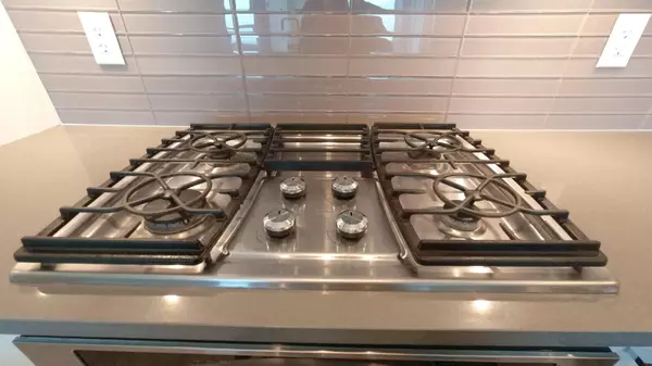 Burnaby, BC V5H 0C7,6658 Dow AVE #3509