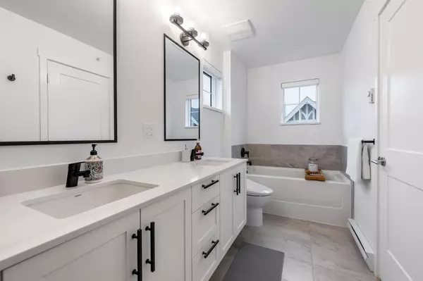 Coquitlam, BC V3J 4E9,707 Robinson ST #108