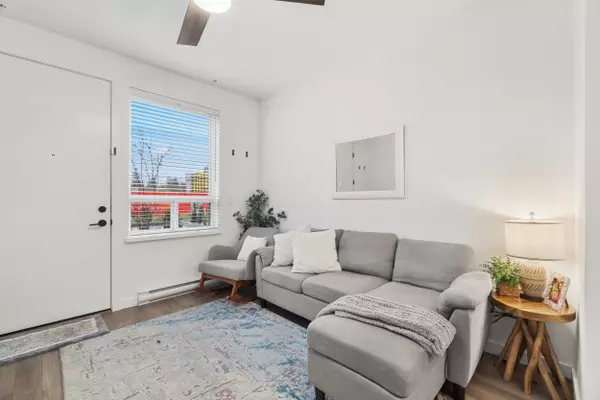Surrey, BC V4N 6X6,15848 Fraser HWY #111
