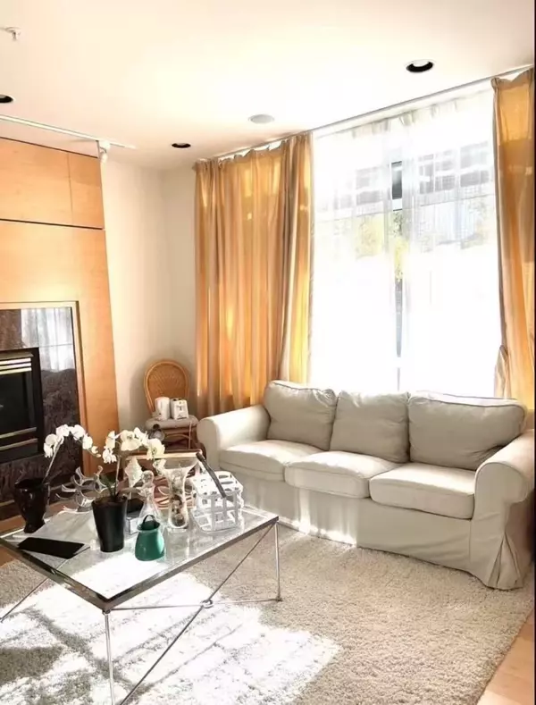 Vancouver, BC V6N 2P6,2571 W 36th AVE