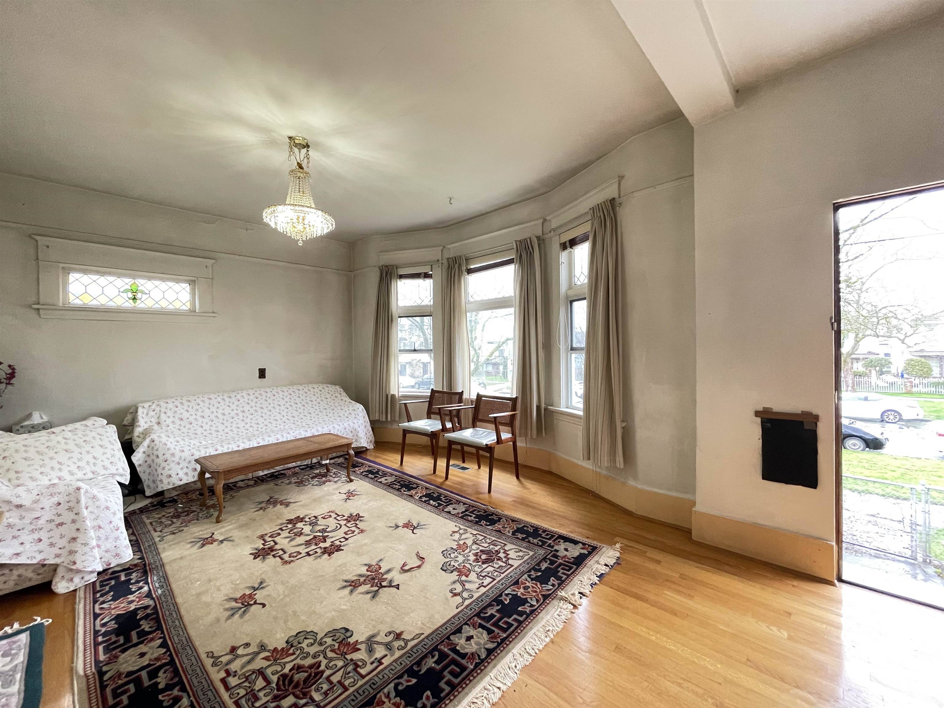 Vancouver, BC V5L 1X4,2250 E Pender ST