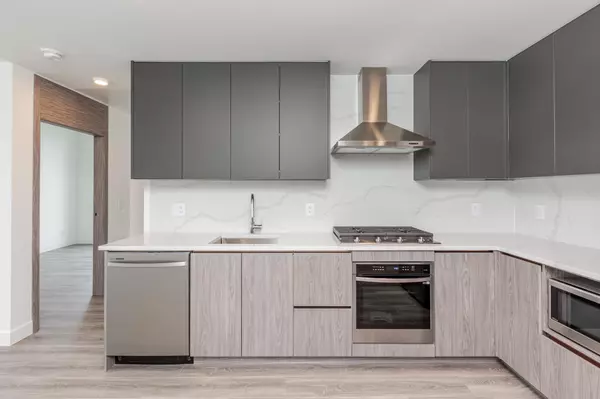 Surrey, BC V3T 0V4,10750 135a ST #2702