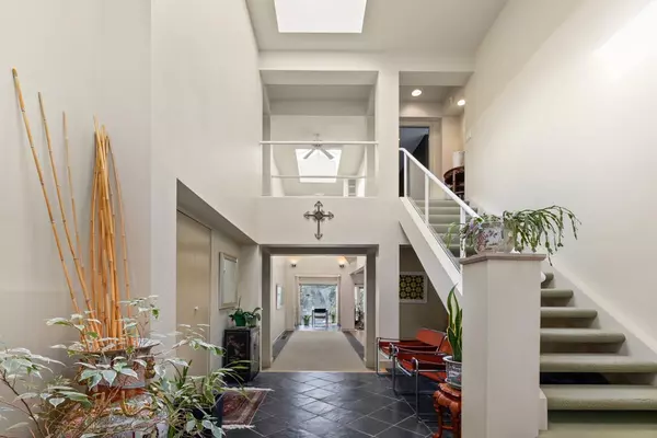 Vancouver, BC V6P 5W9,6733 Balsam ST