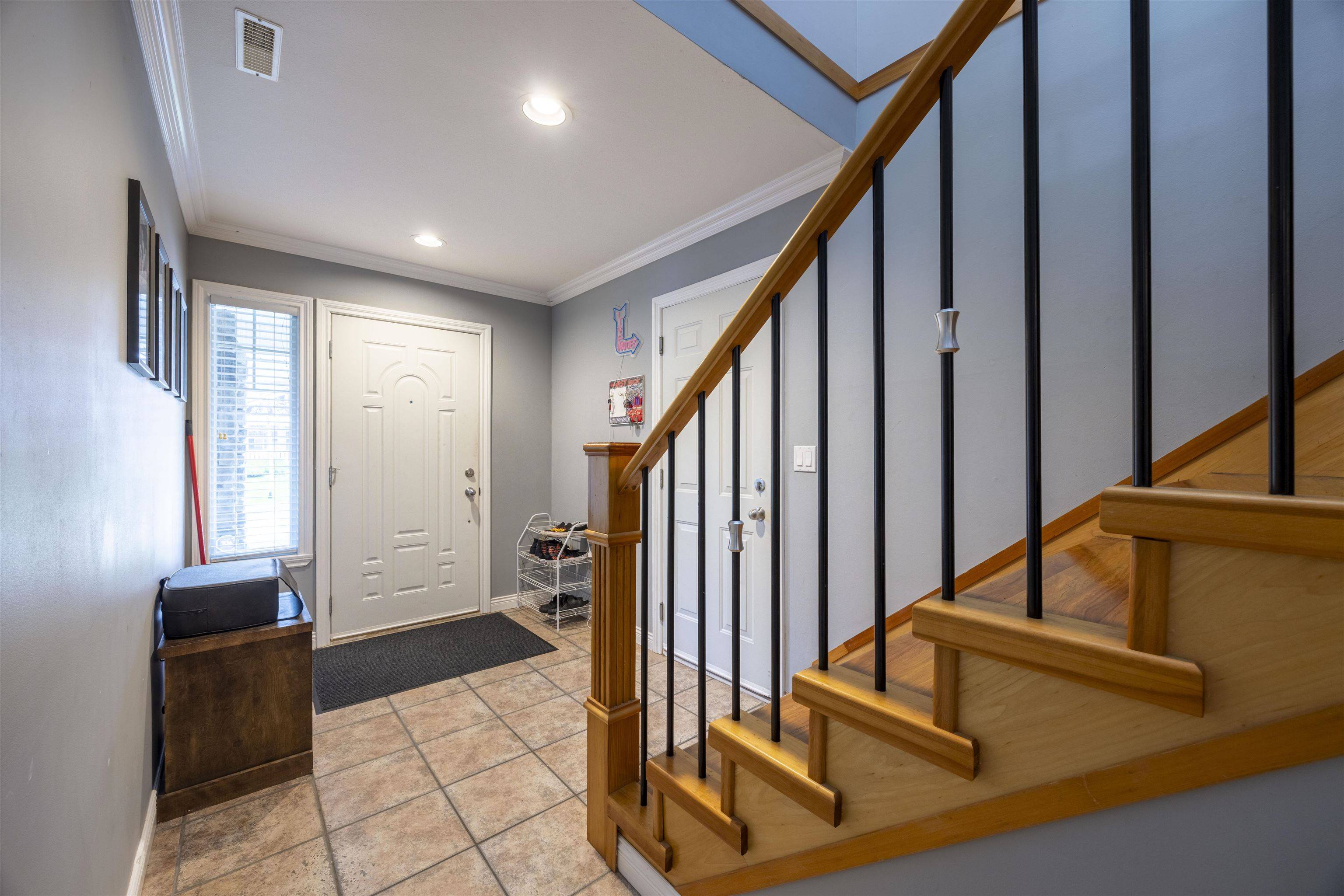Maple Ridge, BC V4R 2W4,11609 238a ST