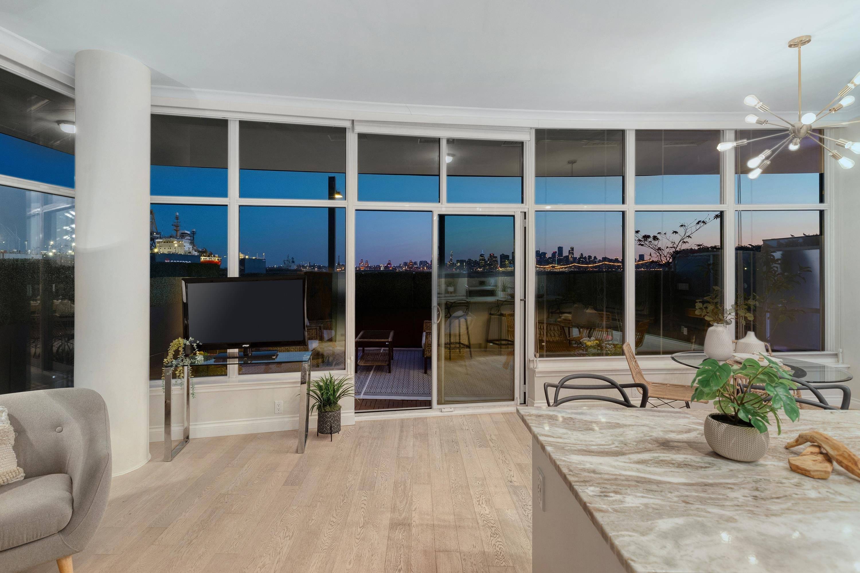 175 Victory Ship WAY #105 North Vancouver, BC V7L 0G1