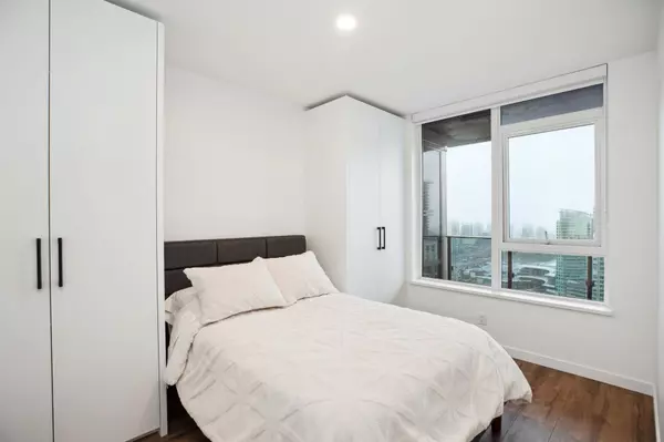 10448 University DR #3609 Surrey, BC V3T 0S7