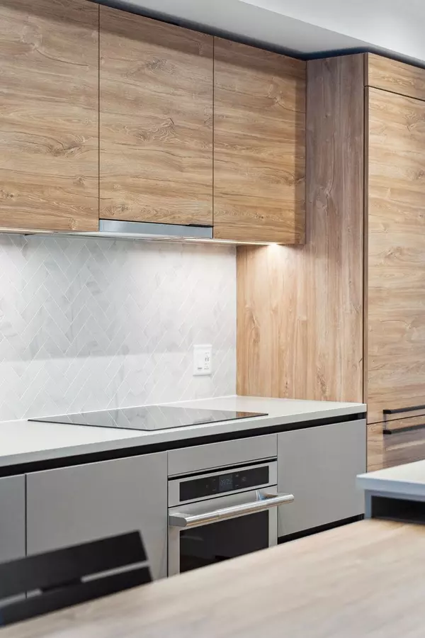 10448 University DR #3609 Surrey, BC V3T 0S7