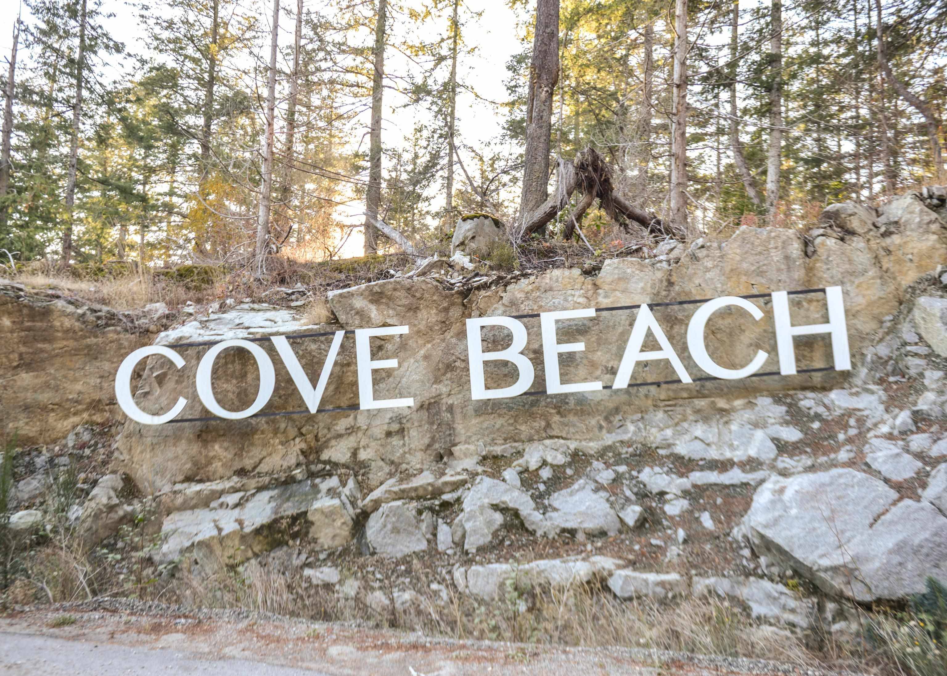 Halfmoon Bay, BC V7Z 1C3,7643 Cove Beach RD
