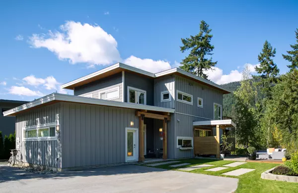 1087 Madeley PL, Whistler, BC V8E 0K6