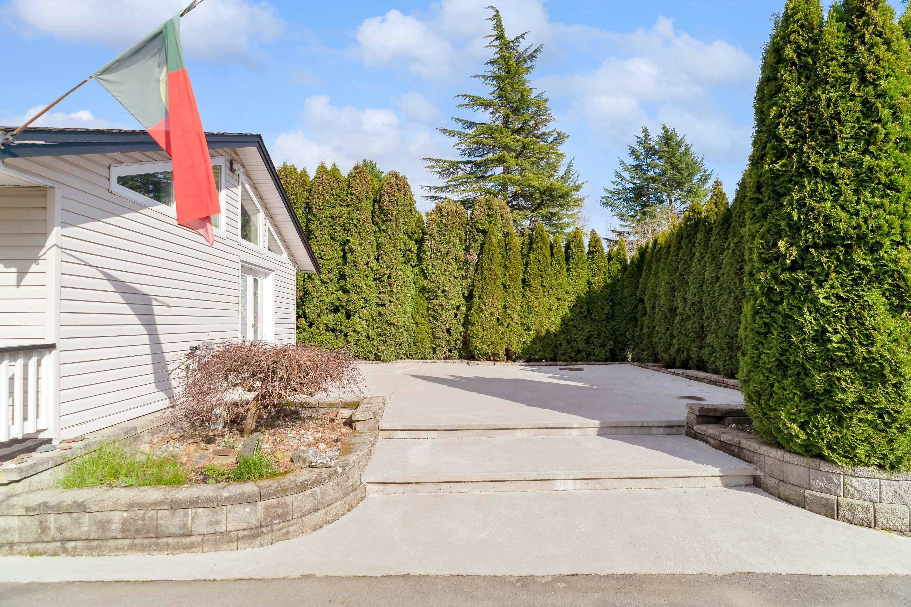 Langley, BC V3A 6E4,20847 52a AVE