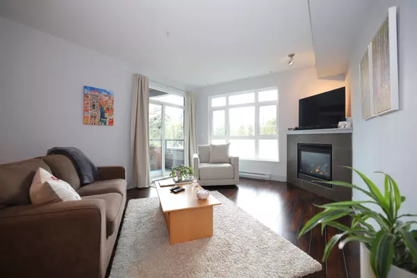 5682 Wharf AVE #209, Sechelt, BC V7Z 0J3