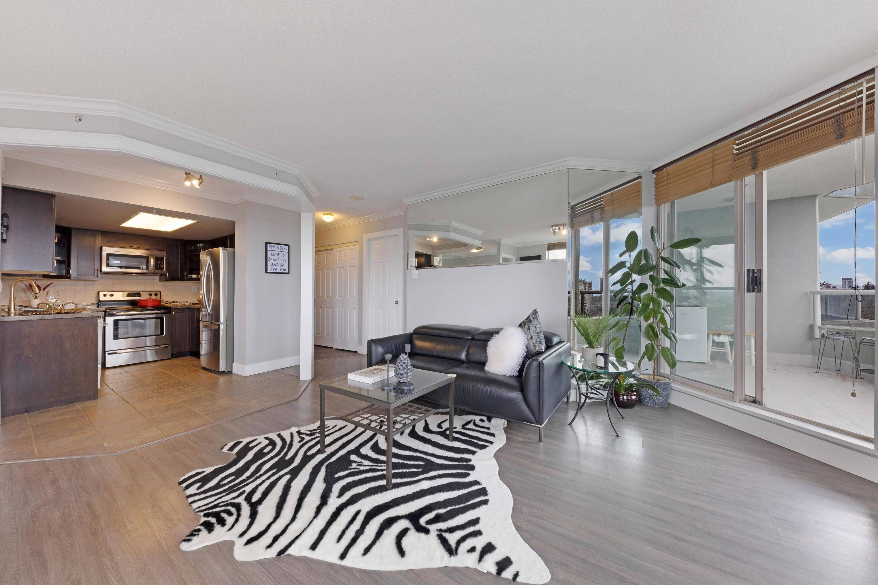 10082 148 ST #1805, Surrey, BC V3R 0S3