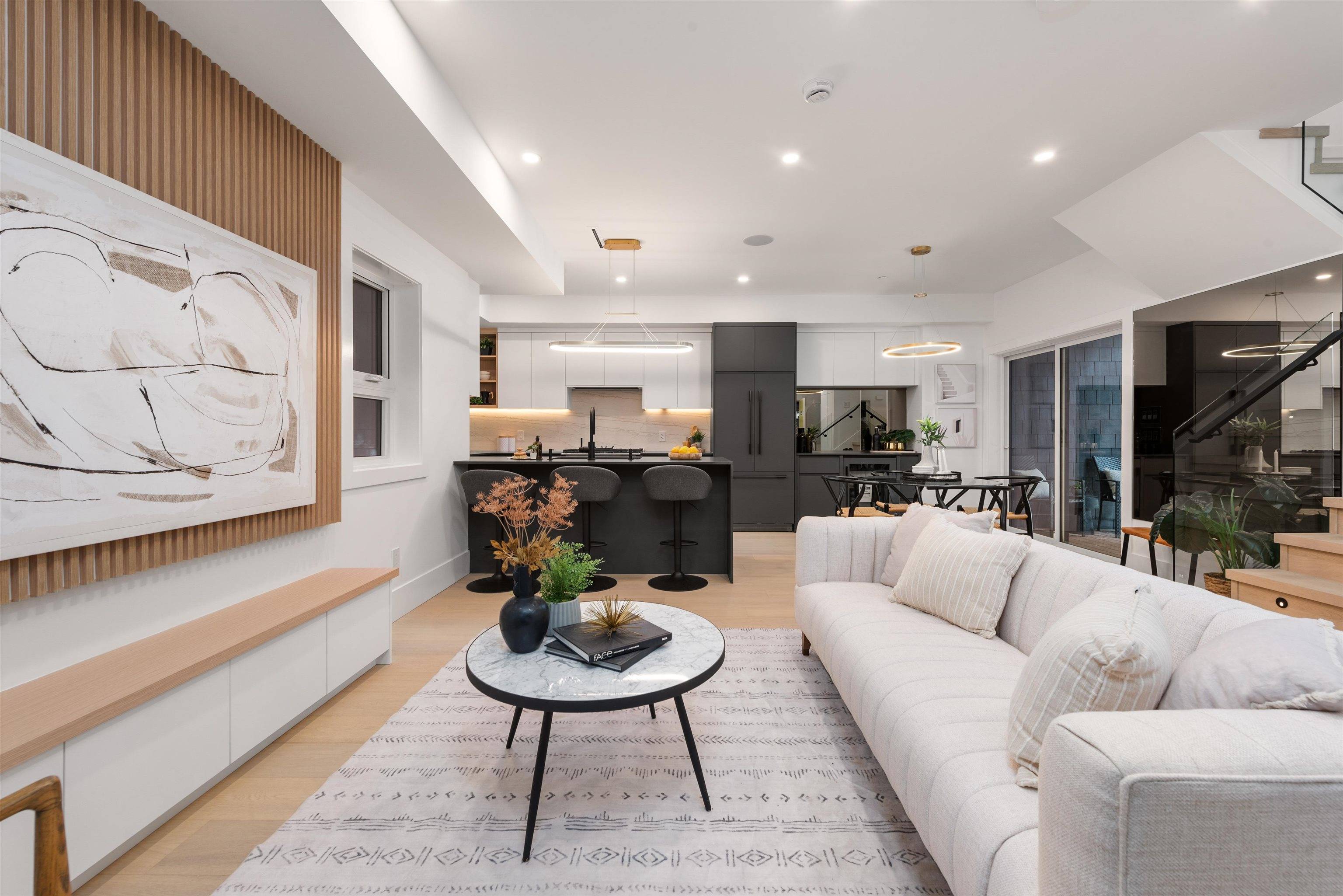 Vancouver, BC V5V 2Z8,365 E 33rd AVE #1