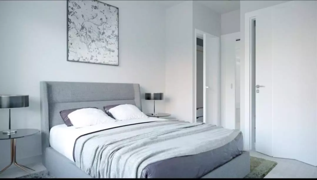 Surrey, BC V3T 4N8,10786 140 ST #203