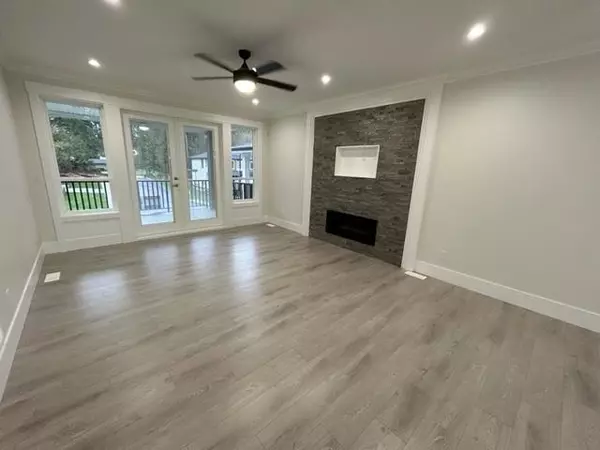 Maple Ridge, BC V4R 0H1,13633 Blaney RD