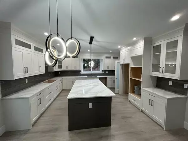 Maple Ridge, BC V4R 0H1,13633 Blaney RD
