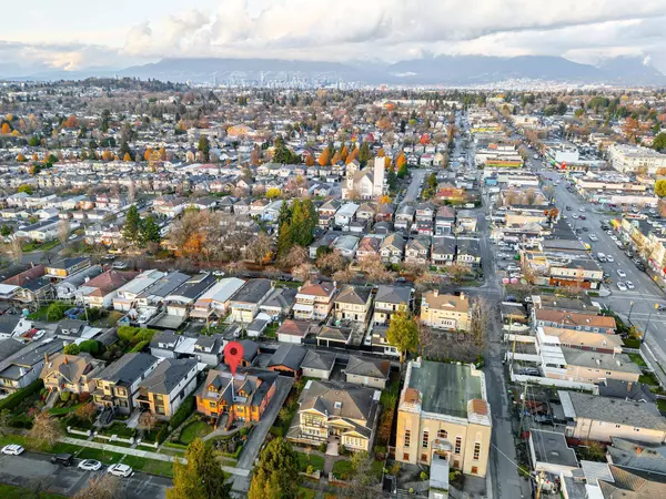 Vancouver, BC V5X 1G8,617 E 52nd AVE