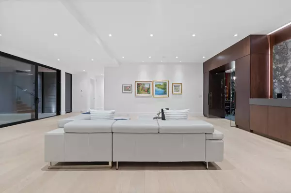 West Vancouver, BC V7V 3C2,2965 Altamont CRES