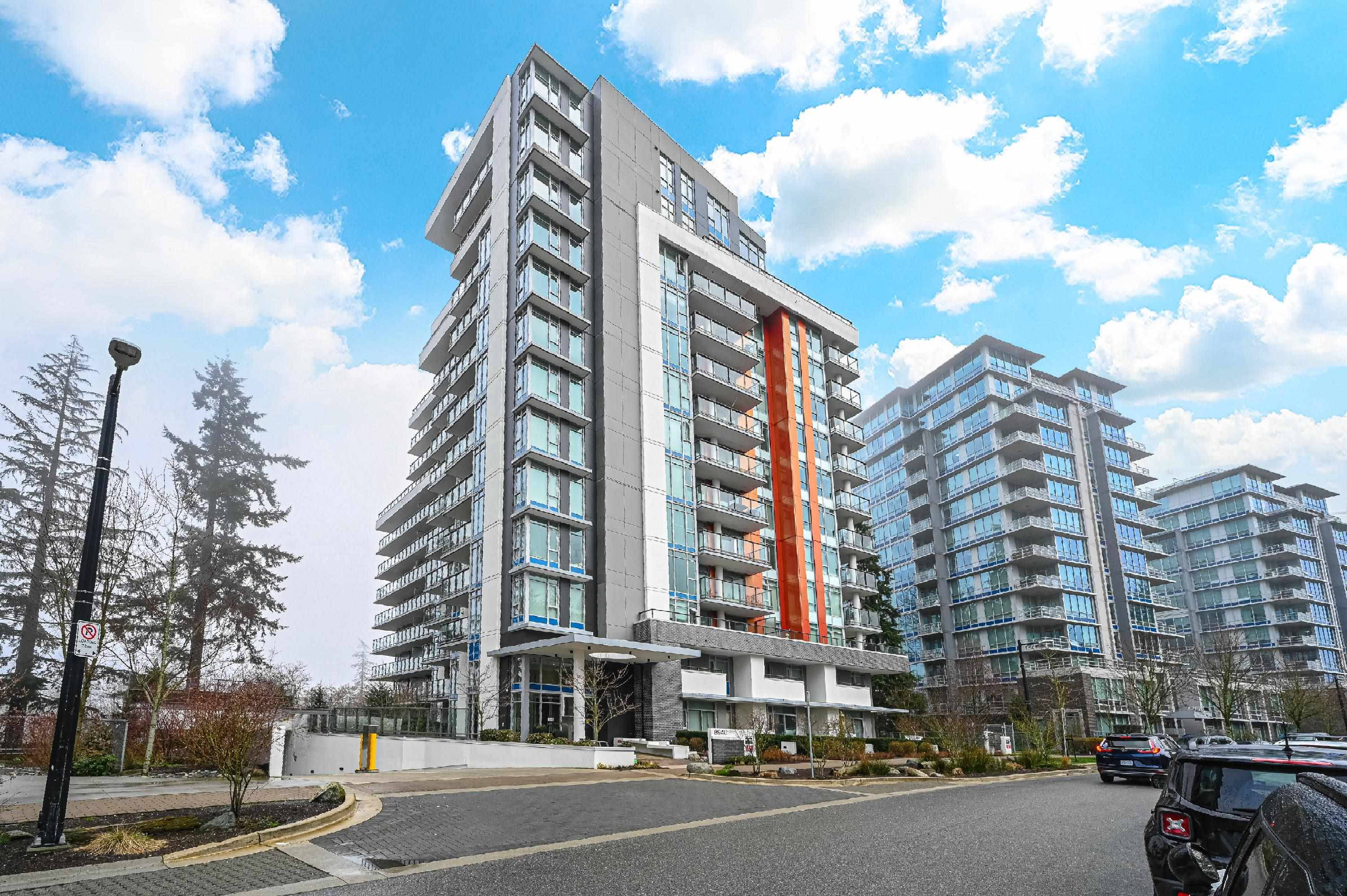 Burnaby, BC V5A 4Y8,8940 University CRES #801