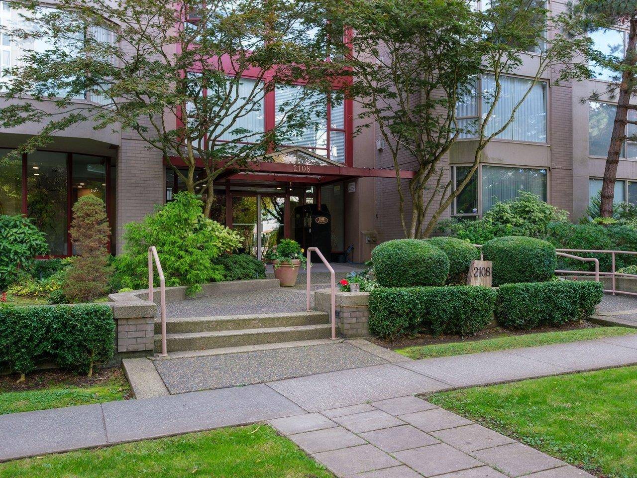 Vancouver, BC V6M 1R9,2108 W 38th AVE #802