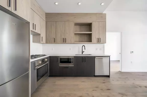 Vancouver, BC V6P 0M4,6859 Cambie ST #104