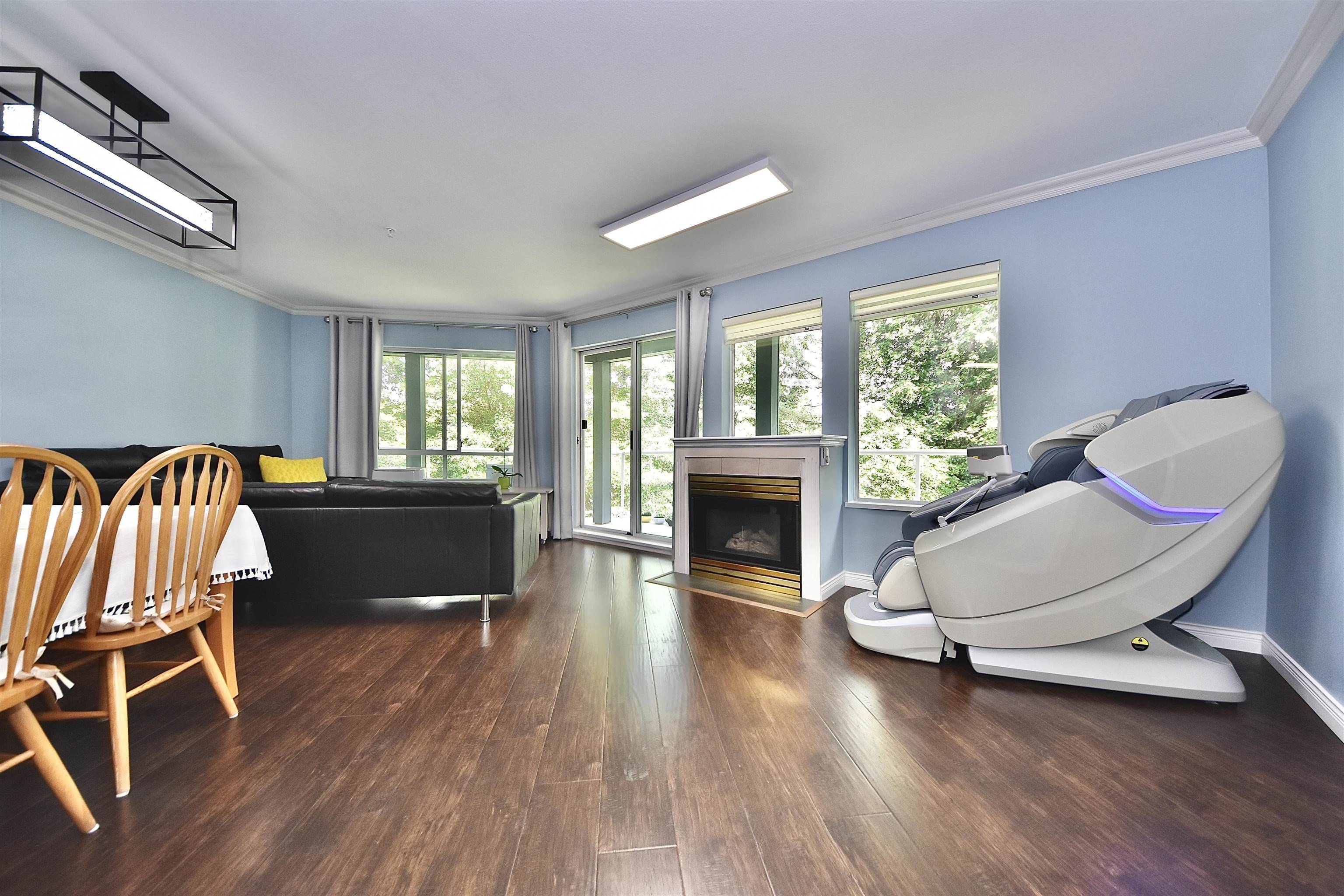 Langley, BC V4W 3M5,27358 32 AVE #205