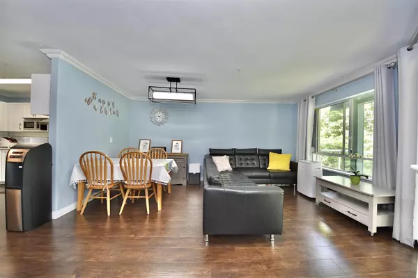 Langley, BC V4W 3M5,27358 32 AVE #205