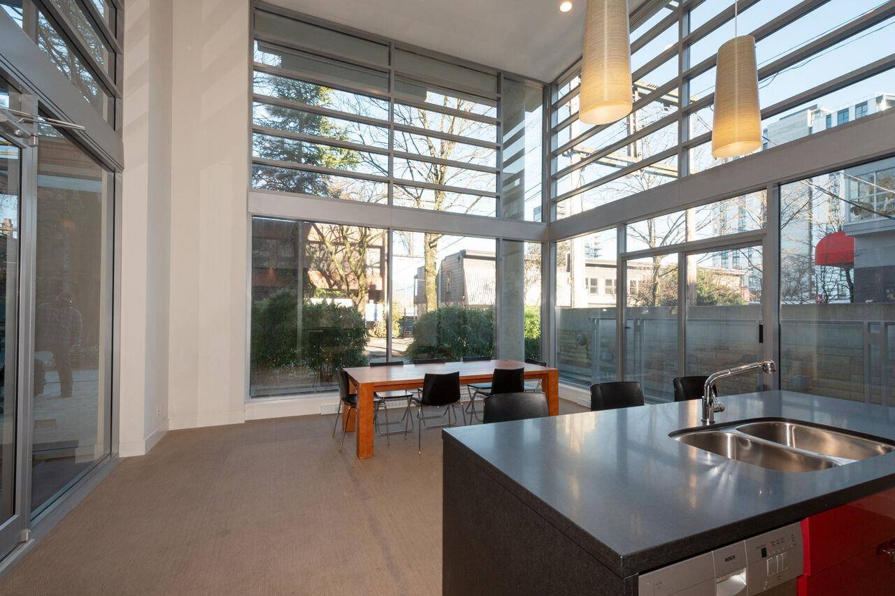 Vancouver, BC V6J 5M6,1530 W 8th AVE #701