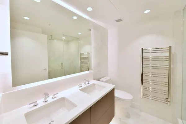 North Vancouver, BC V7P 0E3,1675 Lions Gate LN #1703