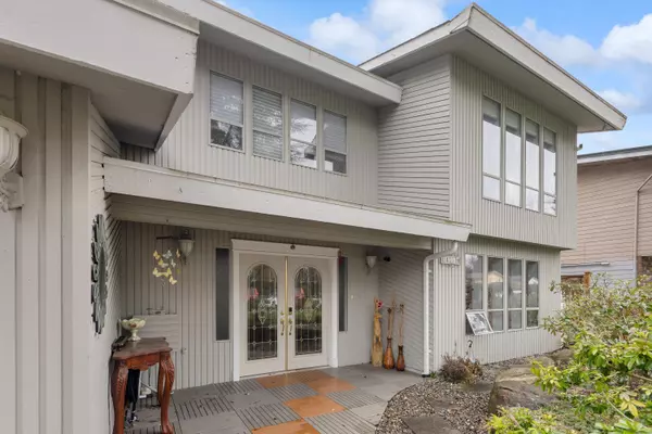 Surrey, BC V4A 5M7,14710 16a AVE