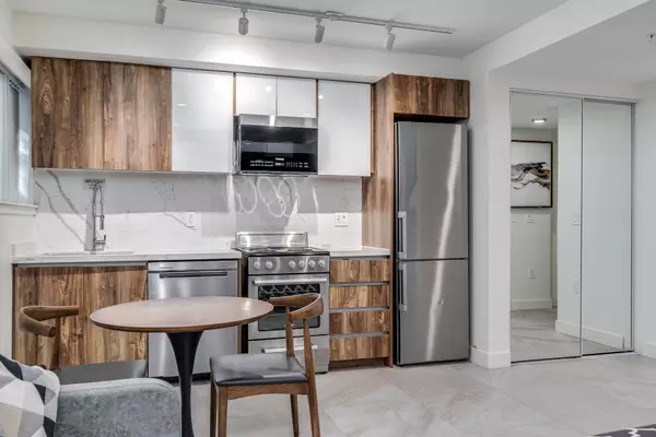 Vancouver, BC V6E 1H1,1170 Barclay Street #002