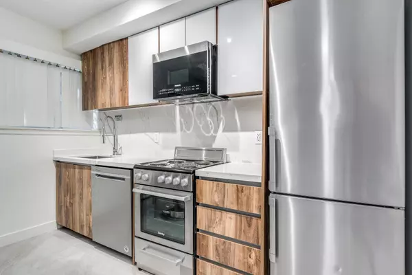 Vancouver, BC V6E 1H1,1170 Barclay Street #002