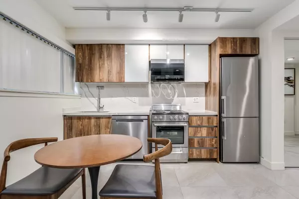 Vancouver, BC V6E 1H1,1170 Barclay Street #002