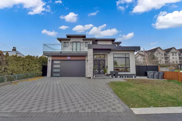 17487 58a AVE, Surrey, BC V3S 1M9