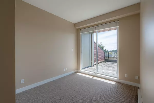 875 Gibsons WAY #208 Gibsons, BC V0N 1V0