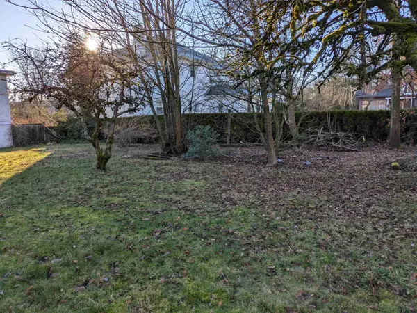 1051 Laurier AVE Vancouver, BC V6H 1Y2