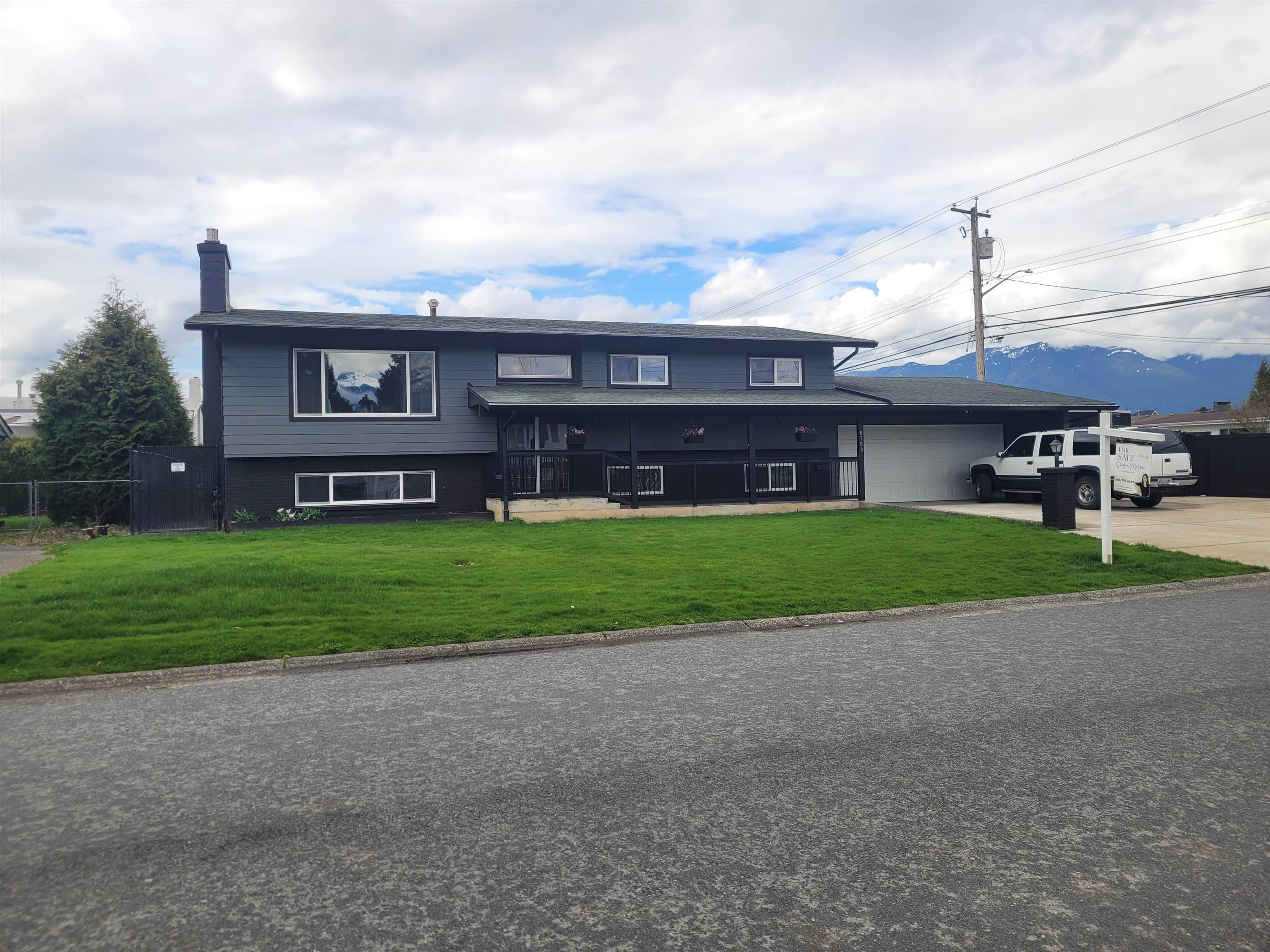 Chilliwack, BC V2P 5S2,8789 Butchart ST