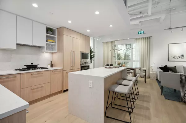 2050 Glenaire DR #103, North Vancouver, BC V0V 0V0
