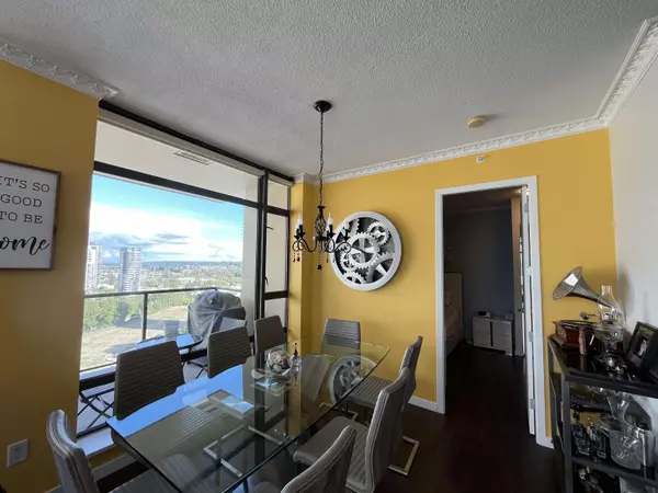 Burnaby, BC V5C 4B1,4250 Dawson ST #2003