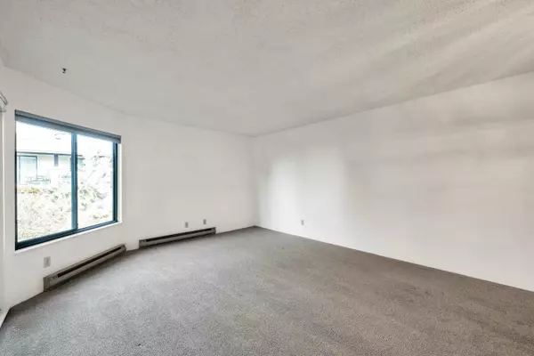 White Rock, BC V4B 3Y2,1355 Winter ST #209