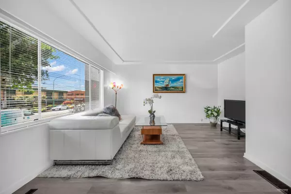 Burnaby, BC V5C 3T5,4021 Graveley ST