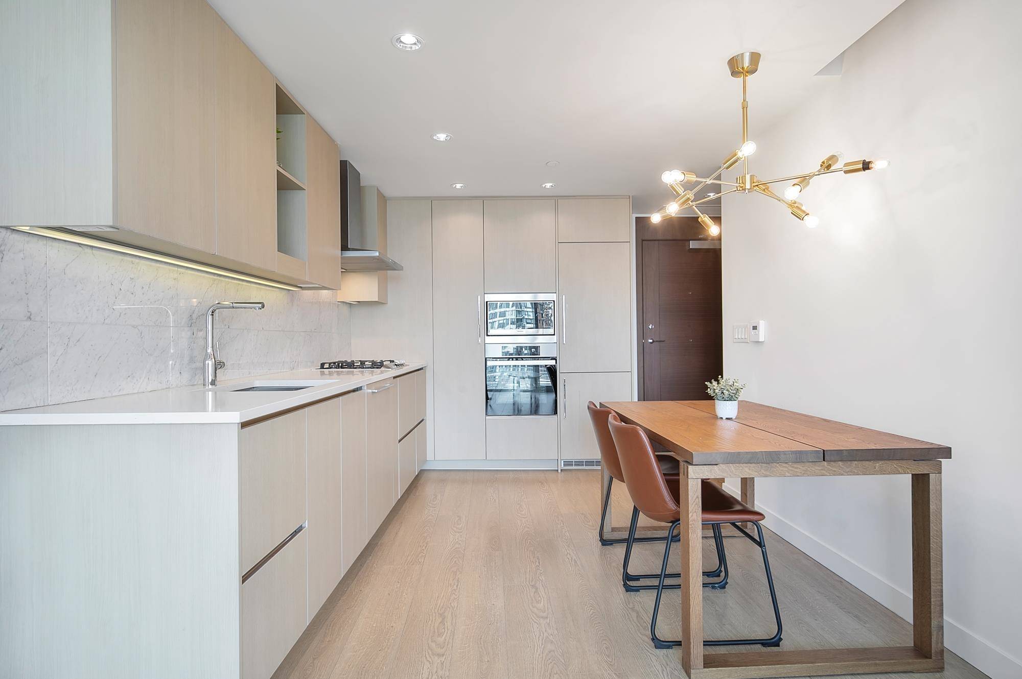 Vancouver, BC V6Z 0E7,89 Nelson ST #2212