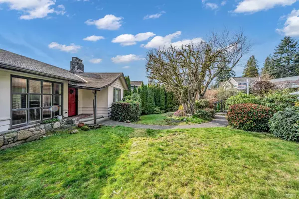 West Vancouver, BC V7V 2E2,2160 Lawson AVE