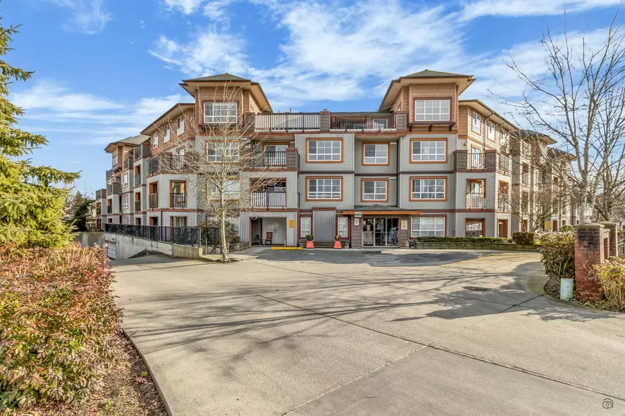 6960 120 ST #305, Surrey, BC V3W 1V4