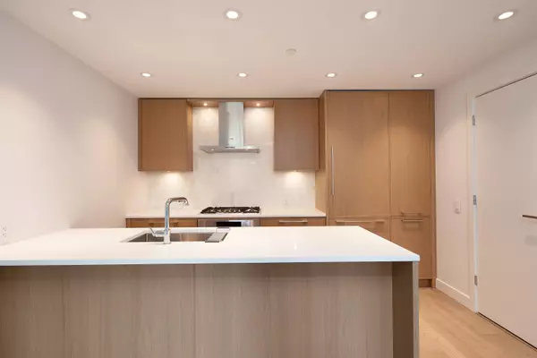 North Vancouver, BC V7R 0A6,1055 Ridgewood DR #106