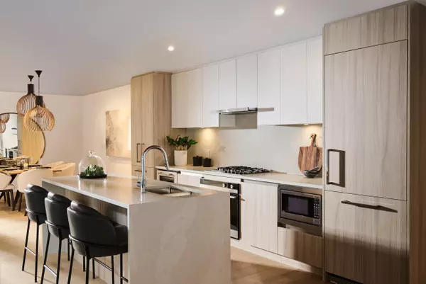 West Vancouver, BC V7T 0A1,423 6th ST #401