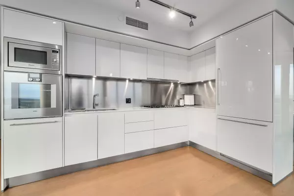 1151 W Georgia ST #4102 Vancouver, BC V6E 0B3